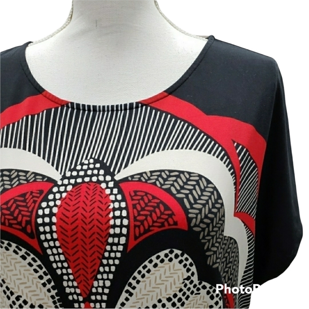 Madison Red White Black Floral Top Size Medium - Picture 3 of 7
